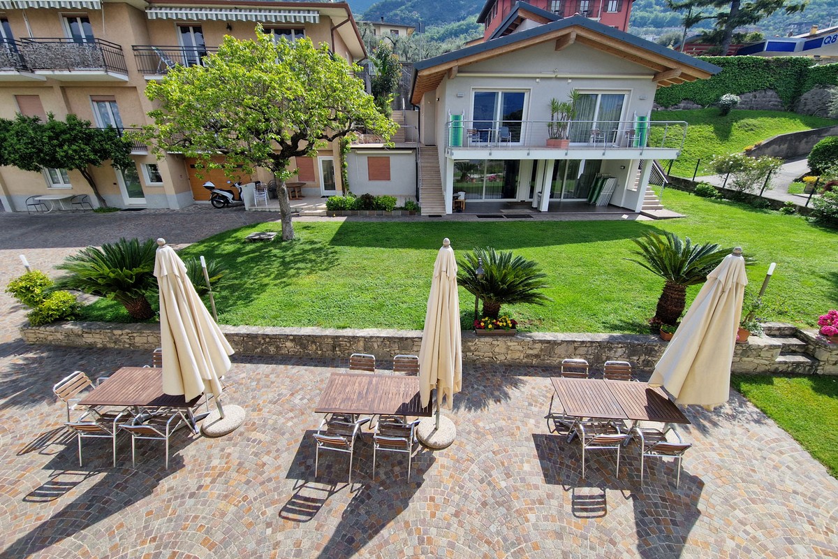 CASA PRIORI di Priori Maria Pia | Casa Priori a Malcesine. Appartamenti vista lago per la tua vacanza indimenticabile sul lago di Garda