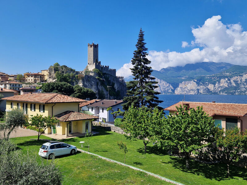 Casa Priori a Malcesine. Appartamenti vista lago per la tua vacanza indimenticabile sul lago di Garda CASA PRIORI di Priori Maria Pia | Welcome