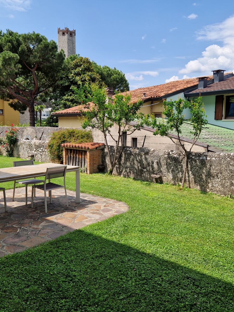 Casa Priori - Malcesine - House 01  |  Apartment 02 Two-room ground floor apartment